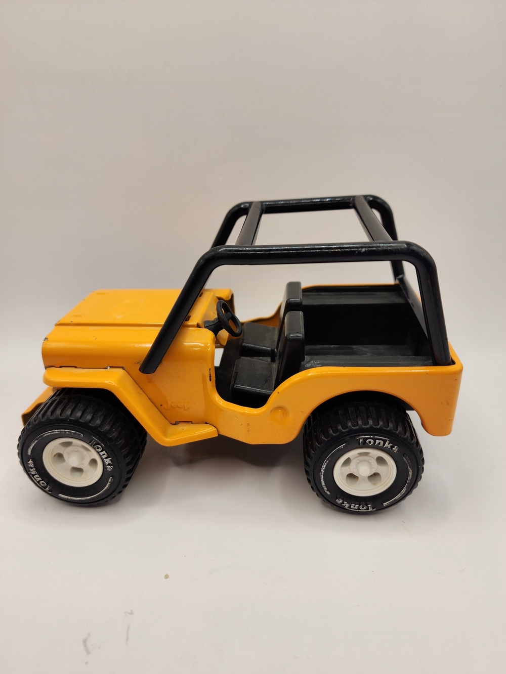 Vintage Tonka Bone Bruzzer Jeep 1970's Pressed Steel